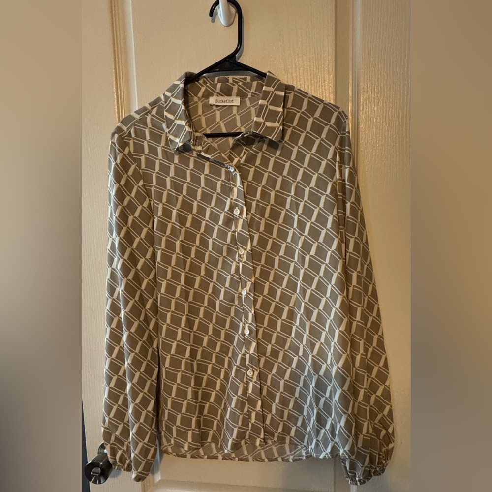 BUCKETLIST Geometric Patterned Shirt in Gray and White